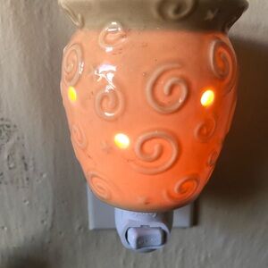 Tan Scentsy plug in watmer